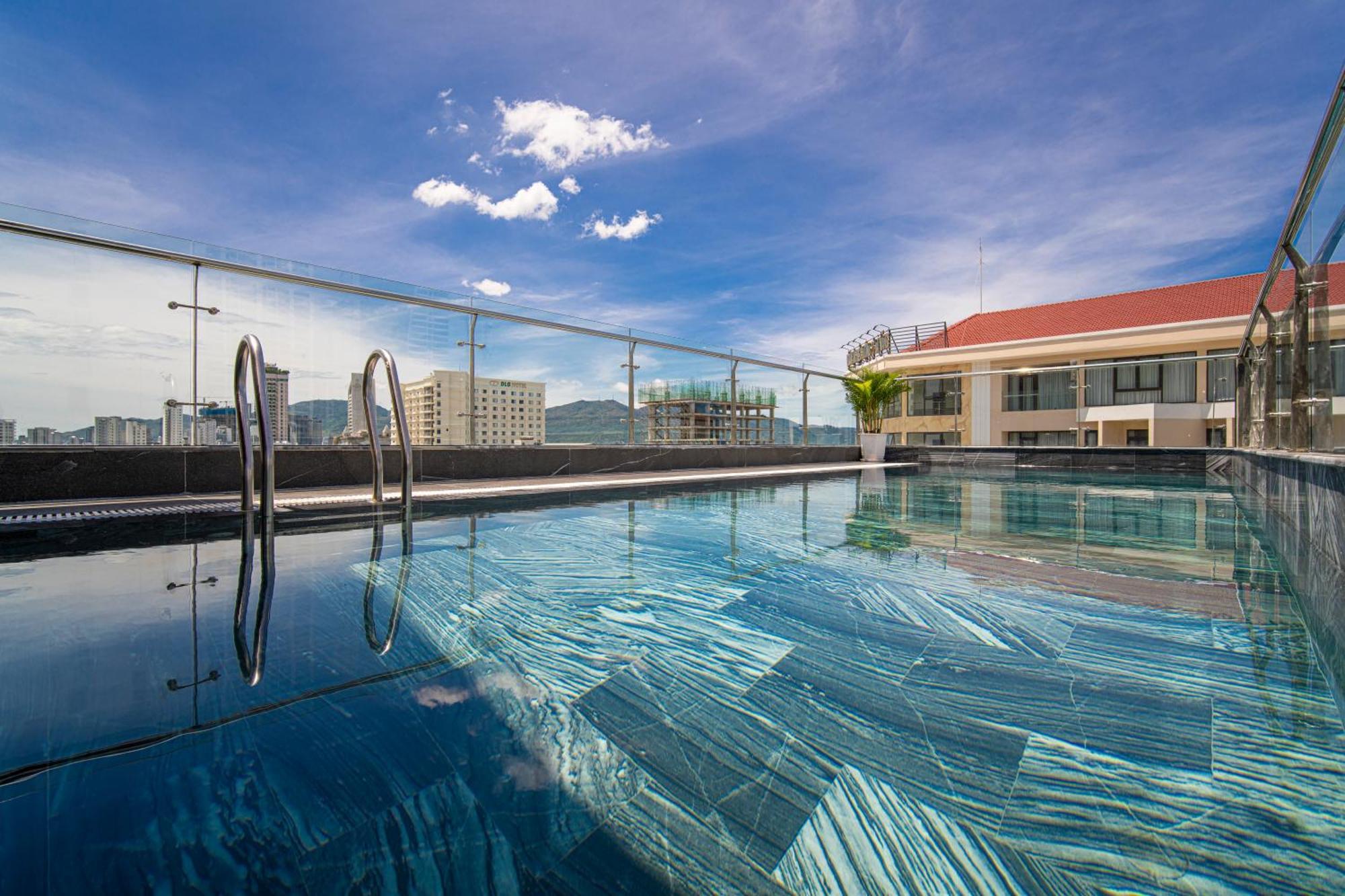 Sea Wind Hotel By Thg Da Nang Buitenkant foto